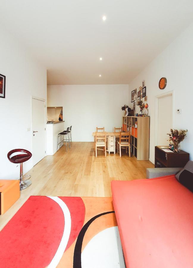 Room At Chicken'S Shared Appartment Брюксел Екстериор снимка