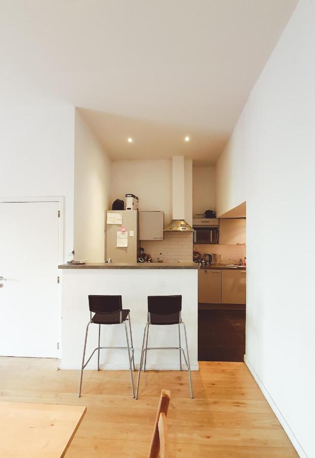 Room At Chicken'S Shared Appartment Брюксел Екстериор снимка