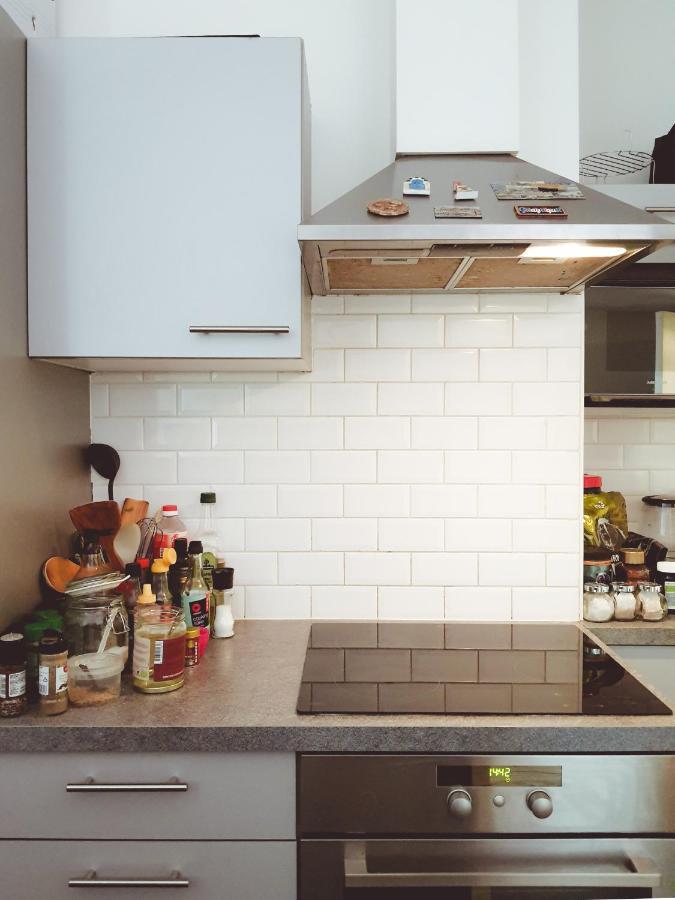 Room At Chicken'S Shared Appartment Брюксел Екстериор снимка