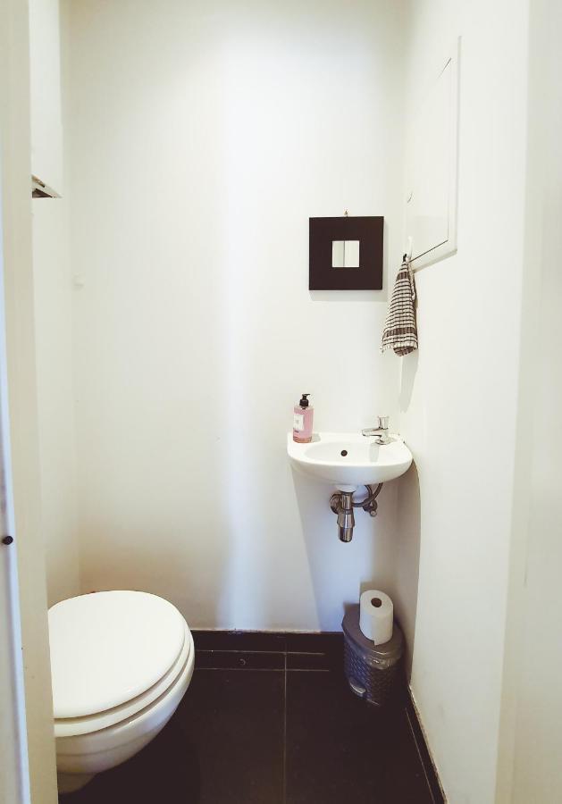 Room At Chicken'S Shared Appartment Брюксел Екстериор снимка